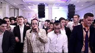 Lipa Schmeltzer Dancing With The Boyz  Mizrach [upl. by Jobe]