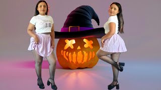 🎃VICKYTA🐥simpática y hermosa salvadoreña con su disfraz de porrista  halloween [upl. by Sadye]