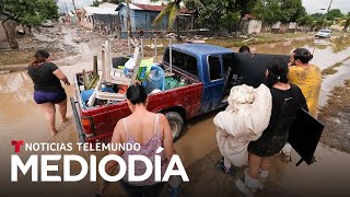 Afectados por las lluvias en Honduras reviven una tragedia  Noticias Telemundo [upl. by Sorgalim]