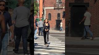 Sarah Jessica Parker singing while crossing the streets of New York City Watch the end of the video [upl. by Zellner]