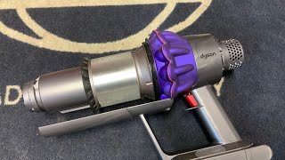 Dyson Staubsauger V 10 SV 12 Akkustaubsauger Reparaturanleitung Schalter wechseln und Reinigung [upl. by Sass]