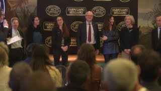 Parmigiano Reggiano per i 90 anni del Consorzio premiati 11 caseifici [upl. by Elak918]