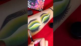 The Perfect Green Eye Makeup Look💚 makeup makeuptutorial eyemakeup shorts youtubeshorts [upl. by Mori]