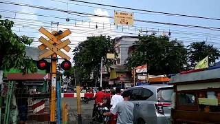 Perlintasan kereta api krl jalan jembatan besi jpl 29a [upl. by Ahsercul]