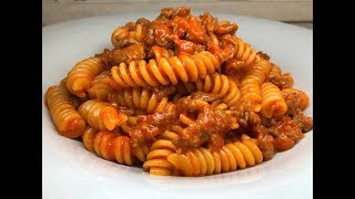 FUSILLI CON SALSICCIA E PEPERONI  CUCINANDOMELAGODO [upl. by Eniarral]