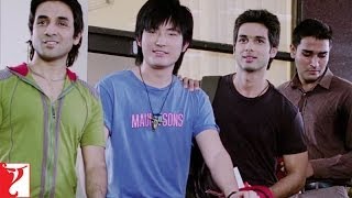 Comedy Scene 1  Badmaash Company  Are you carrying  Shahid Kapoor  Anushka Sharma [upl. by Ffej]