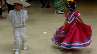 Niños bailando folklor Mexicano  La Negra Y Jarabe Tapatio de Jalisco [upl. by Barnaba753]