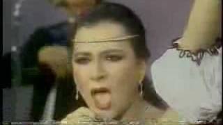 Beatriz Adriana interpreta El Cofrecito 1989 en Venezuela [upl. by Belloir]