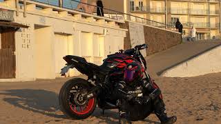 Un corbeau 🐦‍⬛ sur une 07  🌅🏍️ [upl. by Seagraves]