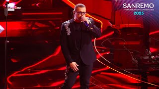 Sanremo 2023  Gianluca Grignani canta Quando ti manca il fiato [upl. by Normandy]