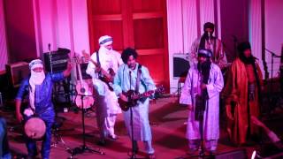 صوت الطوارق يصدح في واشنطن Tinariwen تيناروين [upl. by Ahterahs]