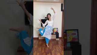 Sanskruti Balgude Dance on Gorya Gorya Galavari Sanskruti Balgude best performance WhatsApp status [upl. by Janus]