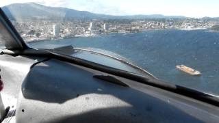 Bumpy Landing in Nanaimo Harbour with a Seaplane April 2nd 2011 [upl. by Davon]