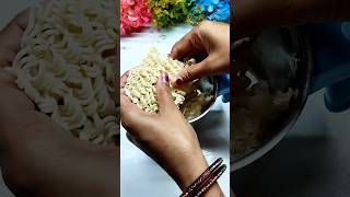 Maggi se yah kya banaa Diya😯🧐subscribe viralshort easynashta tiffinrecipe quicknasta youtuber [upl. by Ggerg]