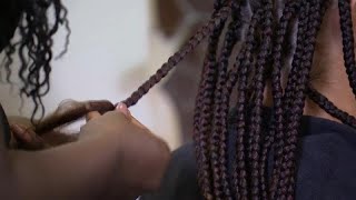 Cameroun  des tresses africaines chargées d’histoire [upl. by Airekahs]