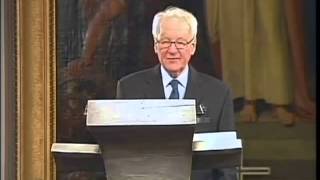 John Stott La Autoridad de la Biblia Parte 1 [upl. by Fonda]