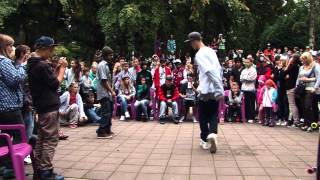 Shaggy vs Karfa  Cwalk battle  top 6  Dance meeting Česká Lípa 29 9 2012 [upl. by Anoi]