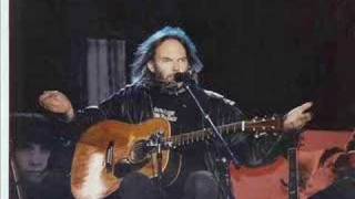 Neil Young  Cinnamon Girl live 2007 [upl. by Thaddaus]