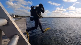 Duiken in het Oostvoornse Meer 🤿🐟🦀🔦🛝🛥🥶☀️ [upl. by Lak]