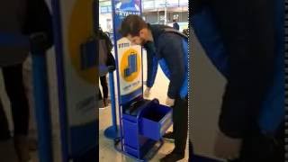 Cabin Max Turin Ryanair hand luggage gauge test [upl. by Namsaj611]