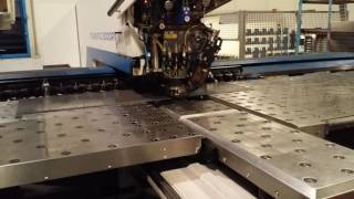 Trumpf Stanze  6mm Blech [upl. by Annaoi]