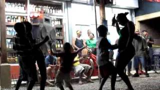 Daggering at the Supermarket  Puerto Viejo Costa Rica [upl. by Popper]