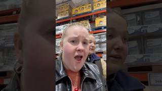 Storhandlar på Costco [upl. by Inattyrb]