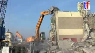 Liebherr R944C Demolition  Abbruch Fa Luff Kaufland AugsburgLechhausen 21032015 [upl. by Gabriello]