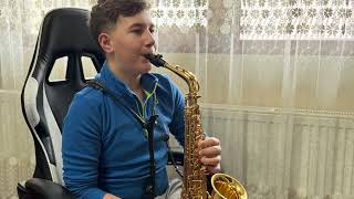 Dintro mie de femei  cover saxofon [upl. by Eiveneg]