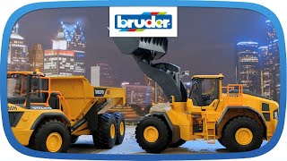 Volvo L260 H  02458  BRUDER Spielwaren [upl. by Lesna]