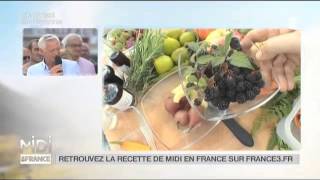 Recette  Poitrine confite de porc sur réduction de baies et vin rouge [upl. by Enelkcaj]