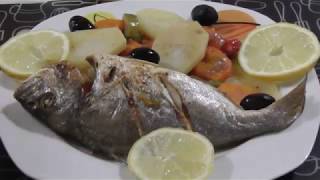 طريقة تحضير سمك الدوراد بالخضار في الفرنBaked Fish [upl. by Ranip]