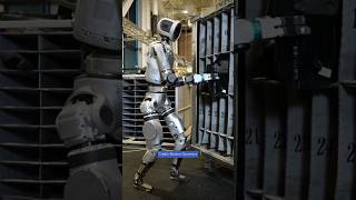 Atlas Robot autonomously moving engine covers between containers shorts [upl. by Ssepmet236]