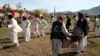 Tor Topak Pa Las Garzam pashto song 2013 [upl. by Karolina813]