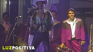 Joan Sebastian  Me La Escondieron Sus Padres En Vivo [upl. by Tierza758]