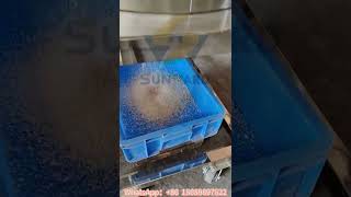 Easy operation Panko Breadcrumbs grinder Machine with factory quality [upl. by Farmer]