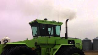 Steiger Panther ST325 idling and smoking  straight pipe 3 [upl. by Waddle]