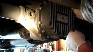 Rear Differential Oil Change on 2007 Nissan Frontier Part 1 [upl. by Naillil151]