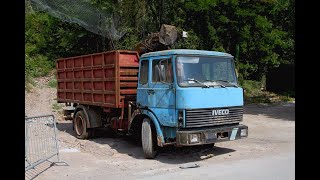 Due MATTACCHIONI elogiano un Camion verso la fonderia [upl. by Wight]