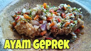 Ayam Geprek Sambal Matah  cara membuat ayam geprek sambal matah [upl. by Atinaej]