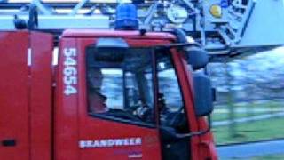 Brandweer Velsen Komt langs rijden met Ladderwagen spuitwagen en duikwagen zonder spoed [upl. by Lyndsay]