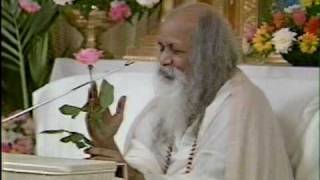 Maharishi explains to children what Transcendental Meditation is [upl. by Cerys]