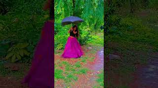 Chhatri 🌂Na Khol Barsat Mein 💦ritikashukla barsat bollywood trending [upl. by Rad827]