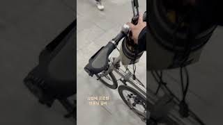 Advantages of the 16inch Schwalbe Pro One tires You can fold a Brompton in half and move it [upl. by Schriever280]