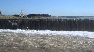 Saint Malo  Vidange et marée montante dans la piscine de mer 2014 [upl. by Bel]