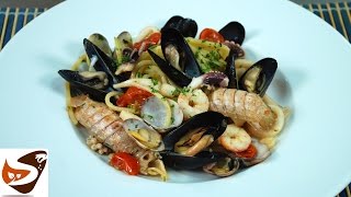 Spaghetti allo scoglio velocissimi con frutti di mare e crostacei – Ricette primi piatti [upl. by Gnemgnok]