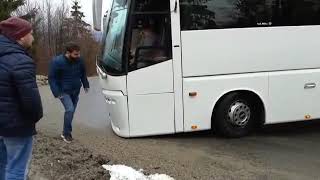 Un conducteur de bus essaye de faire une marche arrière [upl. by Lairea]