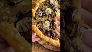 TARTE CHAMPIGNONS COMPOTÉE D’OIGNONS amp GORGONZOLA 🍄 tarte champignons gorgonzola recette [upl. by Cryan]