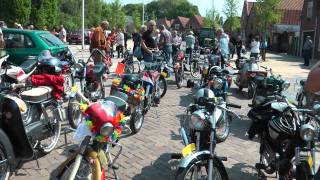 Koningiinnedag oldtimers oude brommers schoonhoven 2011 ook een bruidje in beeld [upl. by Burney]