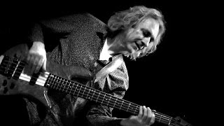 DAVID DE MAREZ OYENS BASS SOLO JAN AKKERMAN BAND WITH BENJAMIN HERMAN MEZZ BREDA 2016 [upl. by Repsaj]